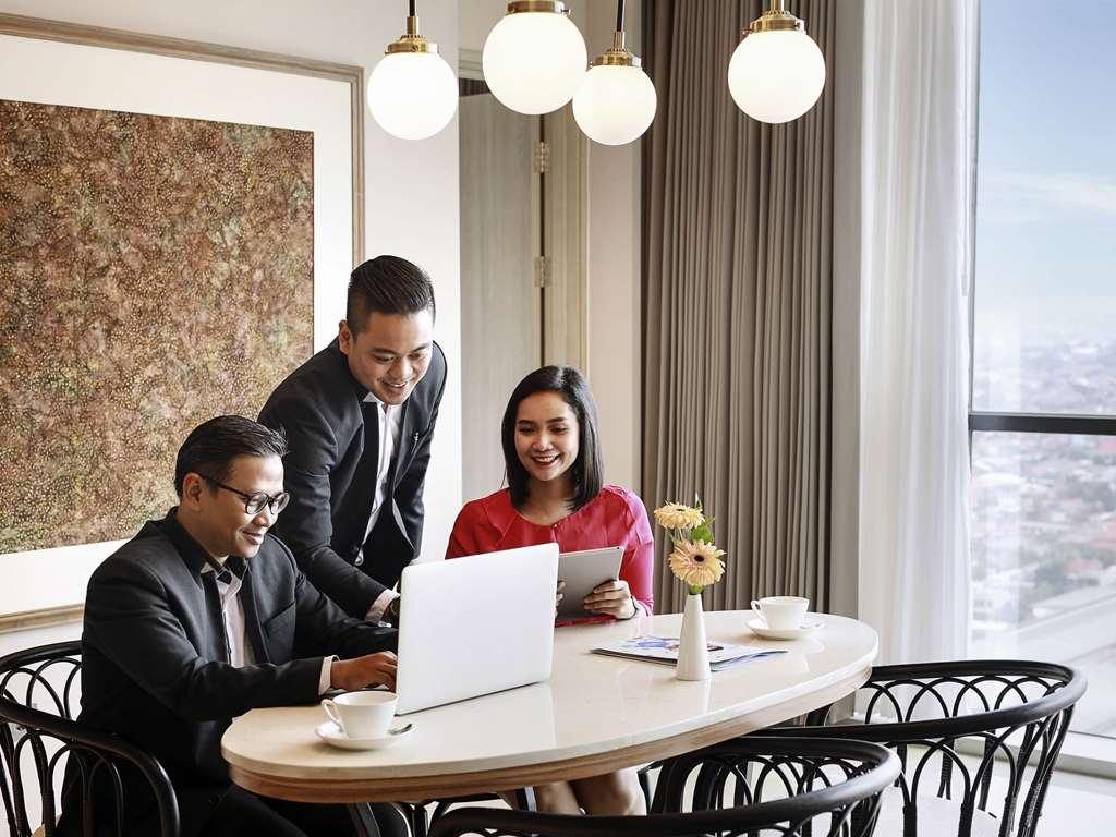 Novotel Samator Timur Hotel 4*