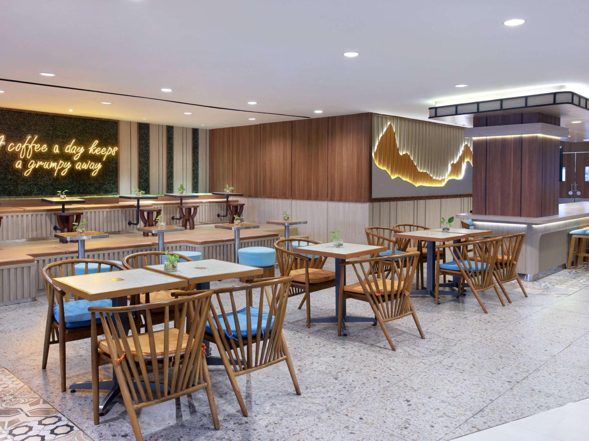 Hotel Novotel Samator Timur